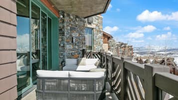 Condo, 3 quartos | Terraço/pátio