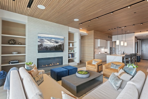 Condo, 3 Bedrooms | Living area | Smart TV