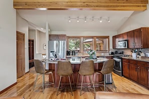 Condo, 2 Bedrooms | Private kitchen