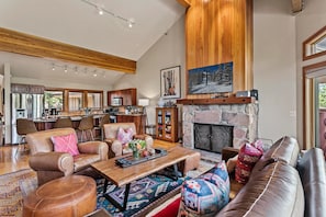 Condo, 2 Bedrooms | Interior