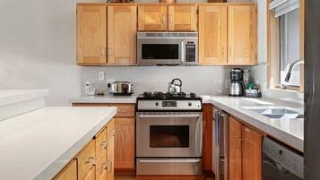 Condo, 2 Bedrooms | Private kitchen | Oven, coffee/tea maker, toaster