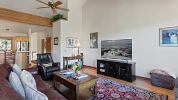 Condo, 2 Bedrooms | Living area | Smart TV