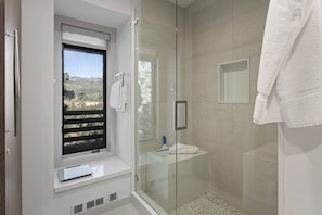 Apartment, 2Â Schlafzimmer | Badezimmer | HandtĂŒcher, Shampoo