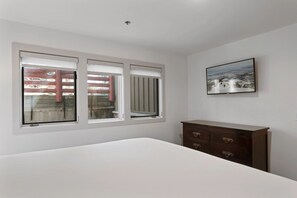 Condo, 2 Bedrooms