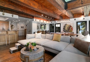 Condo, 4 Bedrooms | Living area