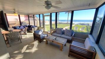 House, 3 Bedrooms | Living area