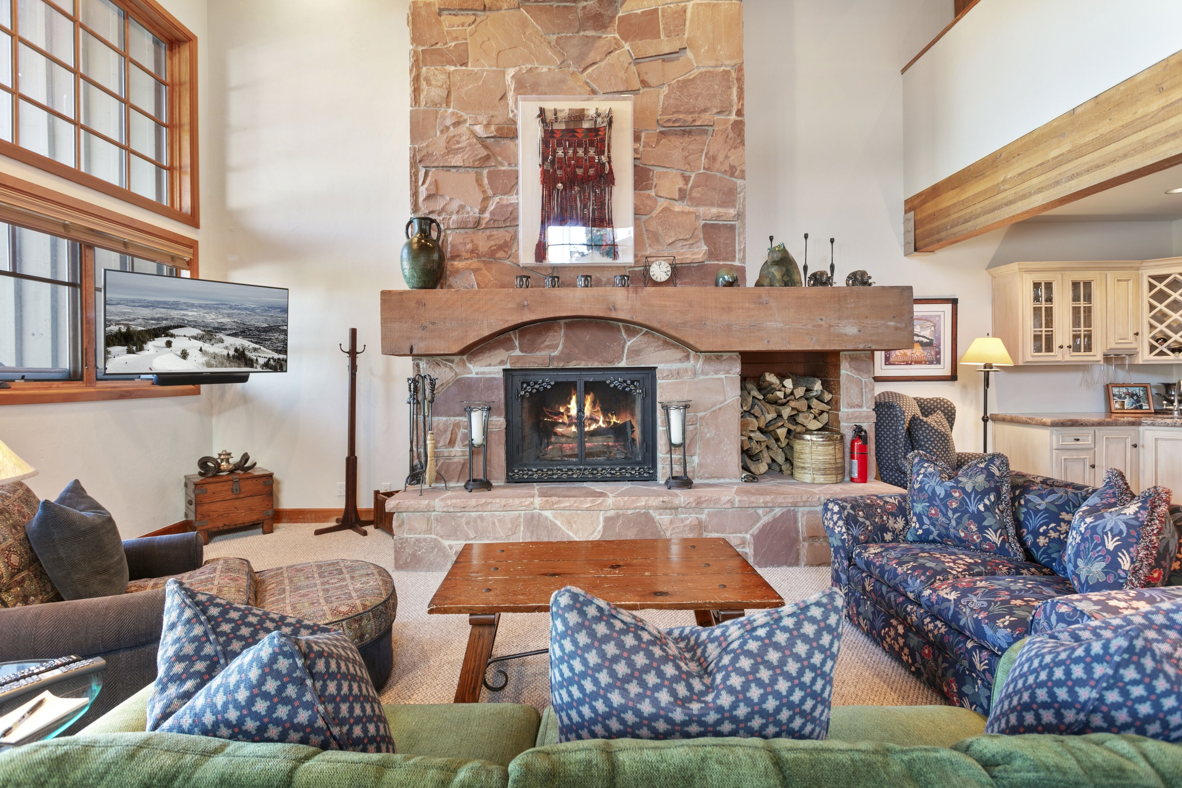 Condo, 4 Bedrooms | Living area | Smart TV