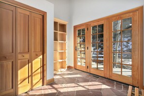 Condo, 4 Bedrooms | Interior