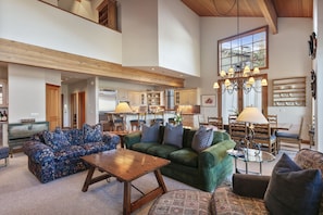 Living area - Stag Lodge At Deer Valley Resort - 4 Bed - Spa #37 4 Bedroom Condo (Park City)