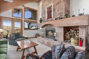 Condo, 4 Bedrooms | Living area