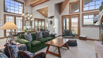 Condo, 4 Bedrooms | Living area | Smart TV