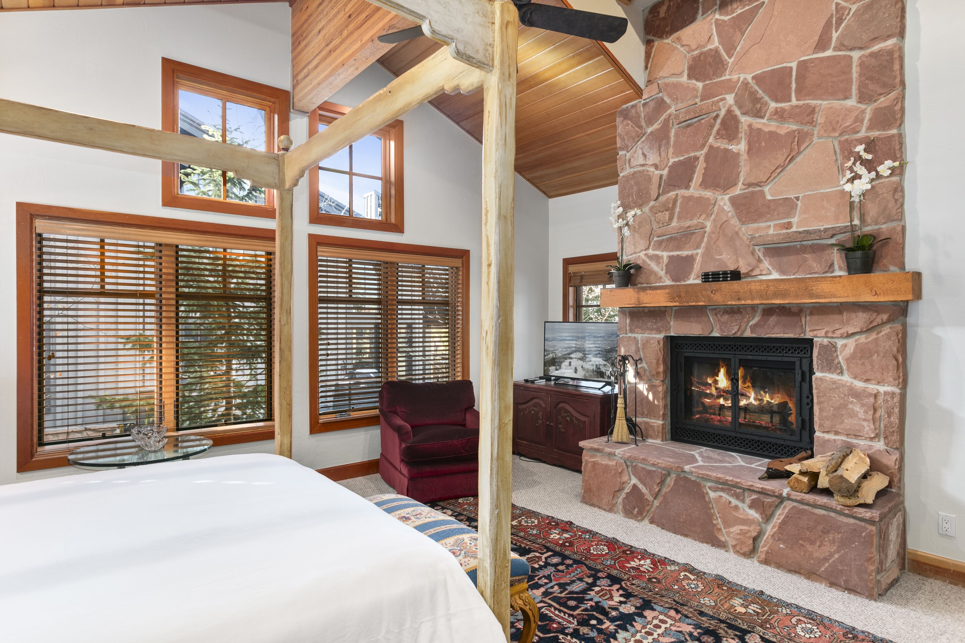 4 bedrooms, iron/ironing board, free WiFi