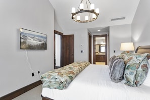 2 bedrooms, iron/ironing board, free WiFi - Arrowleaf Lodge - Two Bedroom Condo #401 by Deer Valley Resort (Park City)