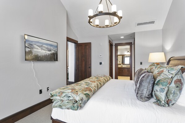 Condo, 2 Bedrooms