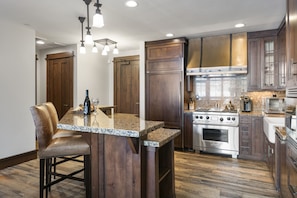 Private kitchen - Arrowleaf Lodge - Two Bedroom Condo #401 by Deer Valley Resort (Park City)