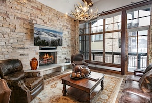 Condo, 2 Bedrooms | Living area