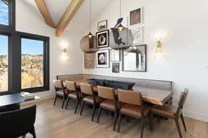 Apartment, 5 Schlafzimmer | Speisen