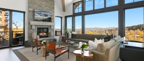 Condo, 5 habitaciones | Área de sala de estar