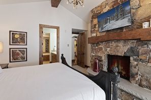 Condo, 4 Bedrooms - Grand Lodge - Four Bedroom Condo #405 - Ski-in/ski-out by Deer Valley Resort (Park City)