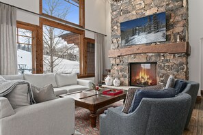 Condo, 4 Bedrooms | Living area