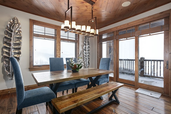 Condo, 3 Bedrooms | Dining