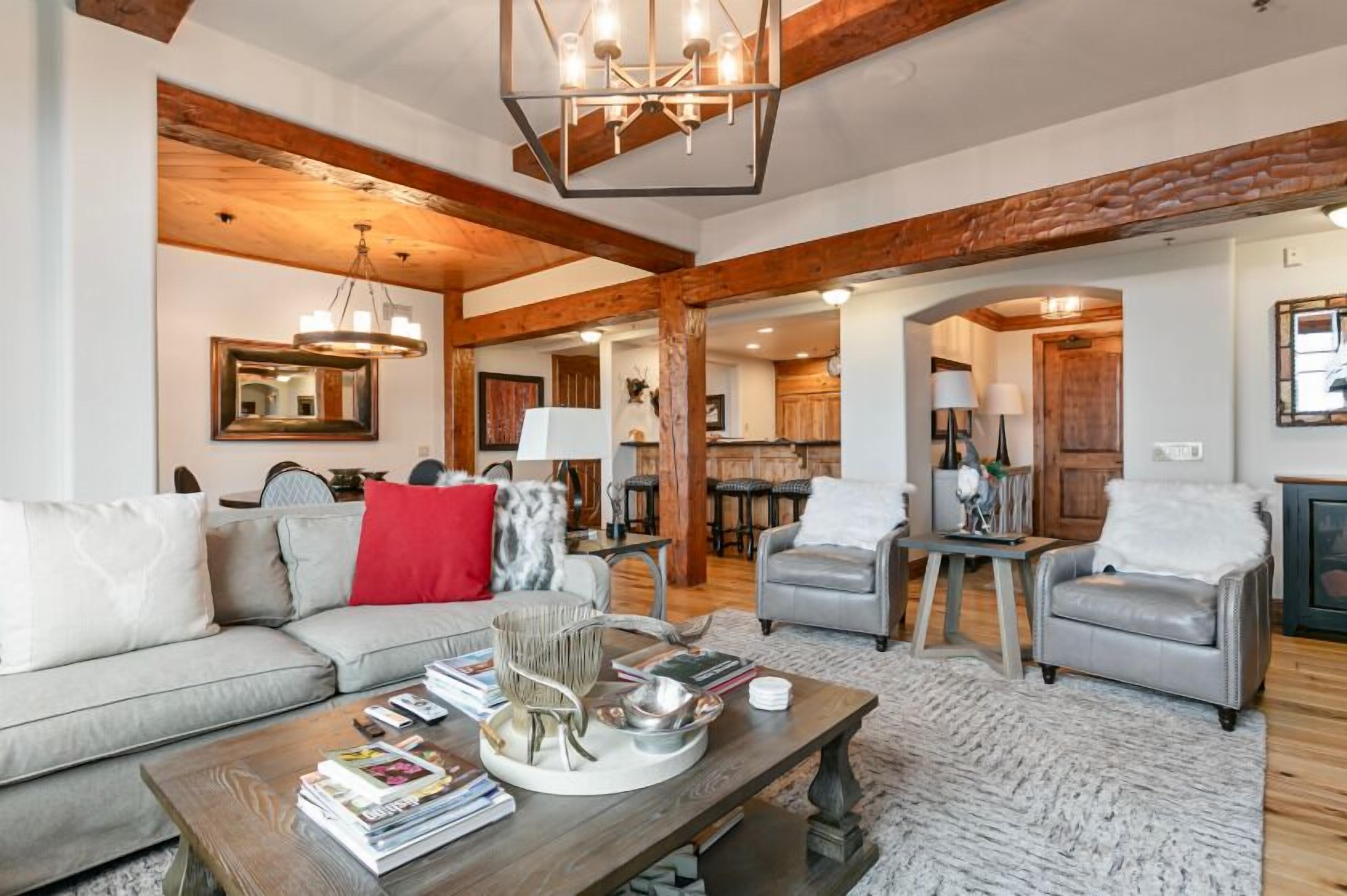 Condo, 3 Bedrooms | Living area | Smart TV