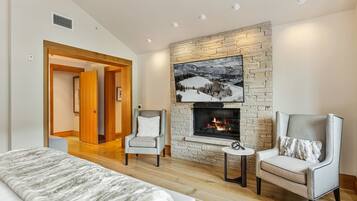 4 bedrooms, iron/ironing board, free WiFi