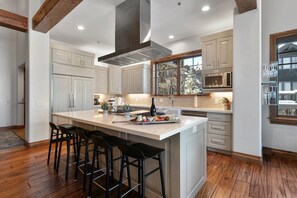 Apartment, 4 Schlafzimmer | Eigene Küche