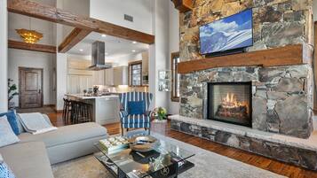 Condo, 4 Bedrooms | Living area