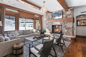 Apartment, 4 Schlafzimmer | Wohnbereich