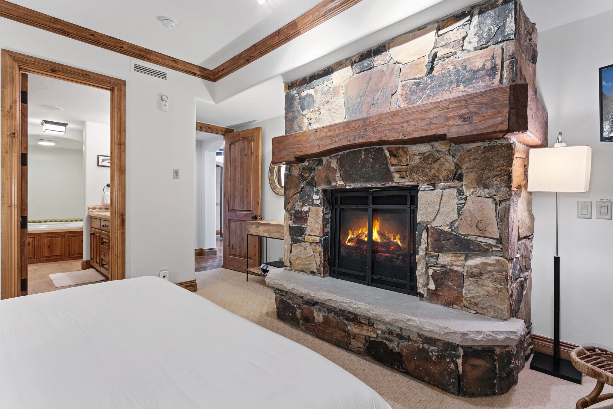 4 habitaciones, tabla de planchar con plancha y wifi gratis 