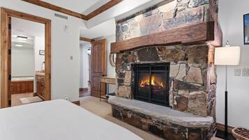 Condo, 4 quartos | 4 quartos, ferros/tábuas de passar roupa, Wi-Fi de cortesia