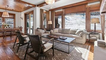 Condo, 4 Bedrooms | Living area | Smart TV, streaming services