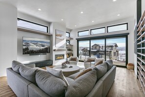 House, 6 Bedrooms | Living area | Smart TV - 1506 W Orion Way - Skyridge 6 Br Home With Hot Tub 6 Bedroom Home (Heber City)