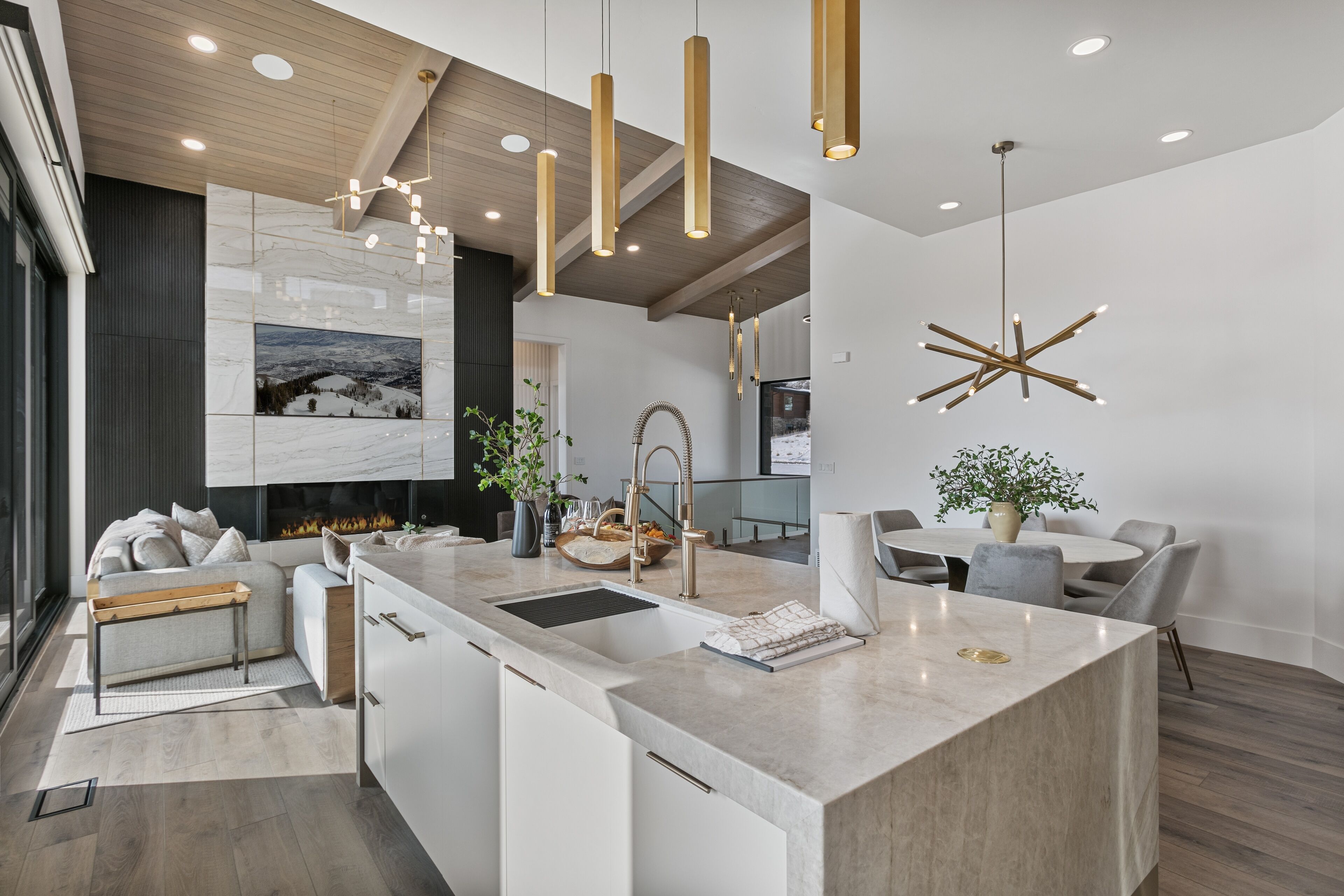 House, 5 Bedrooms | Interior