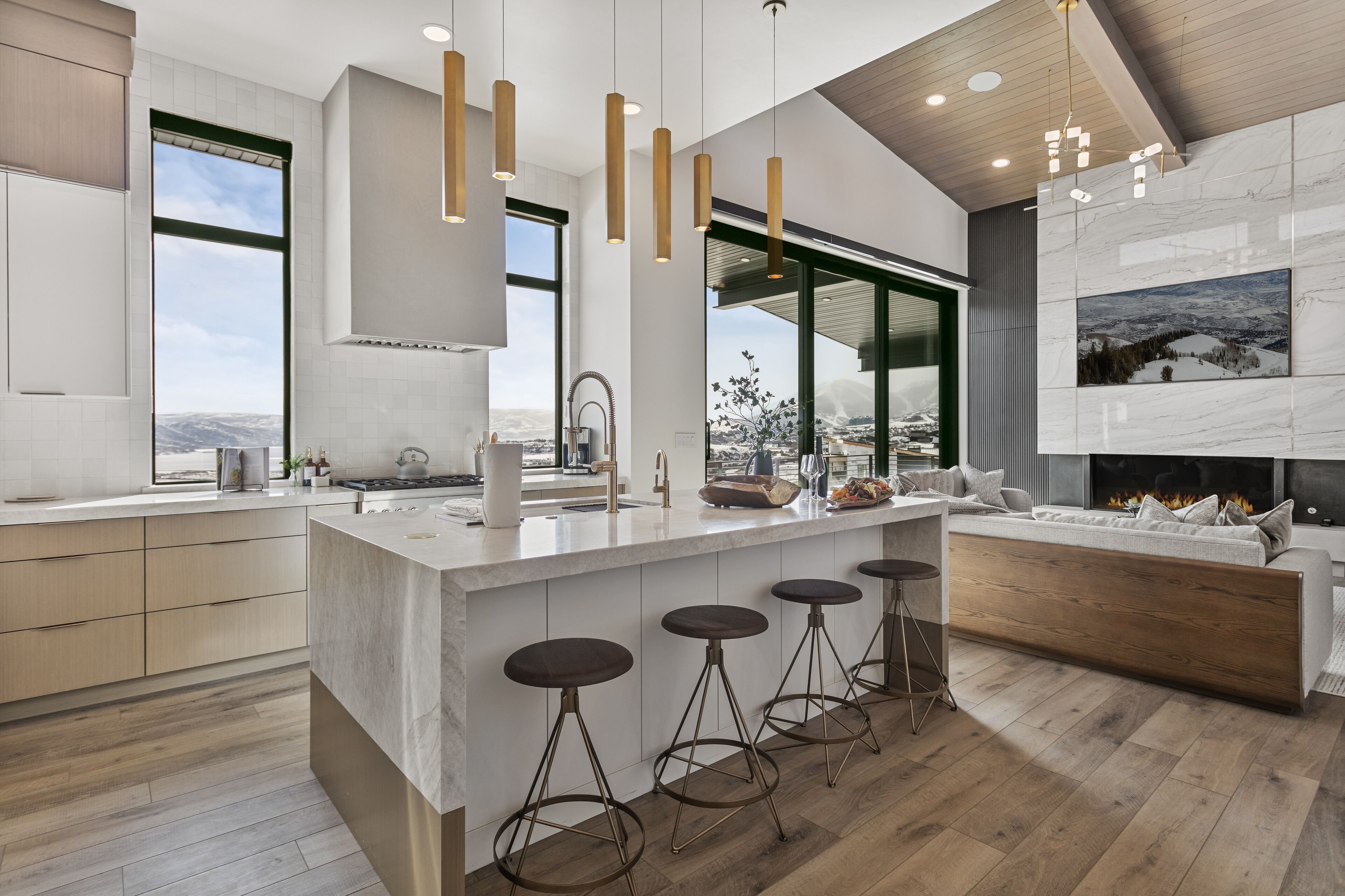 House, 5 Bedrooms | Private kitchen | Fridge, oven, coffee/tea maker, toaster