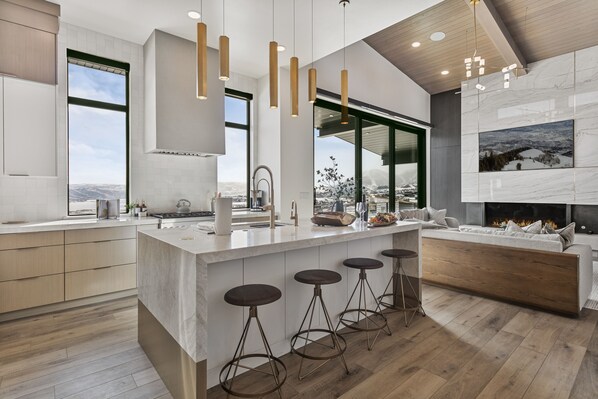 ハウス 5 ベッドルーム | 専用キッチン | 冷蔵庫、オーブン、コーヒー / ティーメーカー、トースター