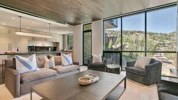 Condo, 3 Bedrooms | Living area | Smart TV