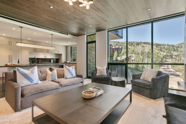 Condo, 3 Bedrooms | Living area