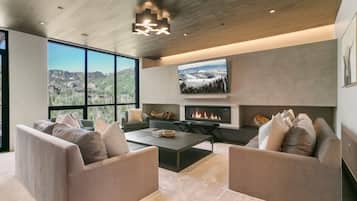 Condo, 3 Bedrooms | Living area | Smart TV