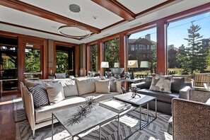 Condo, 3 Bedrooms | Living area