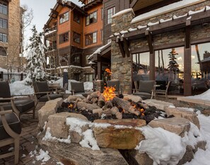 Condo, 3 Bedrooms | Property grounds