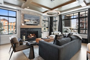 Condo, 3 Bedrooms | Living area