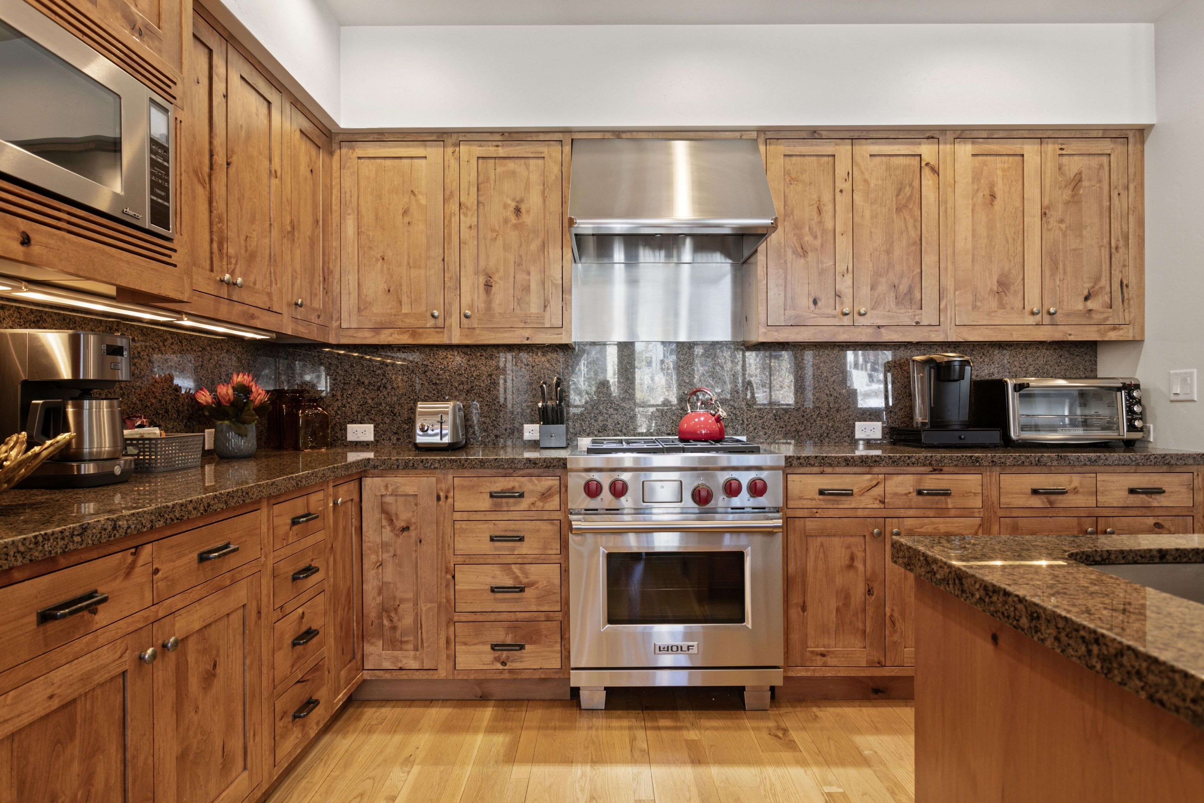 Condo, 3 Bedrooms | Private kitchen | Fridge, oven, coffee/tea maker, toaster