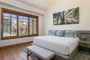 Condo, 3 Bedrooms | 3 bedrooms, iron/ironing board, free WiFi