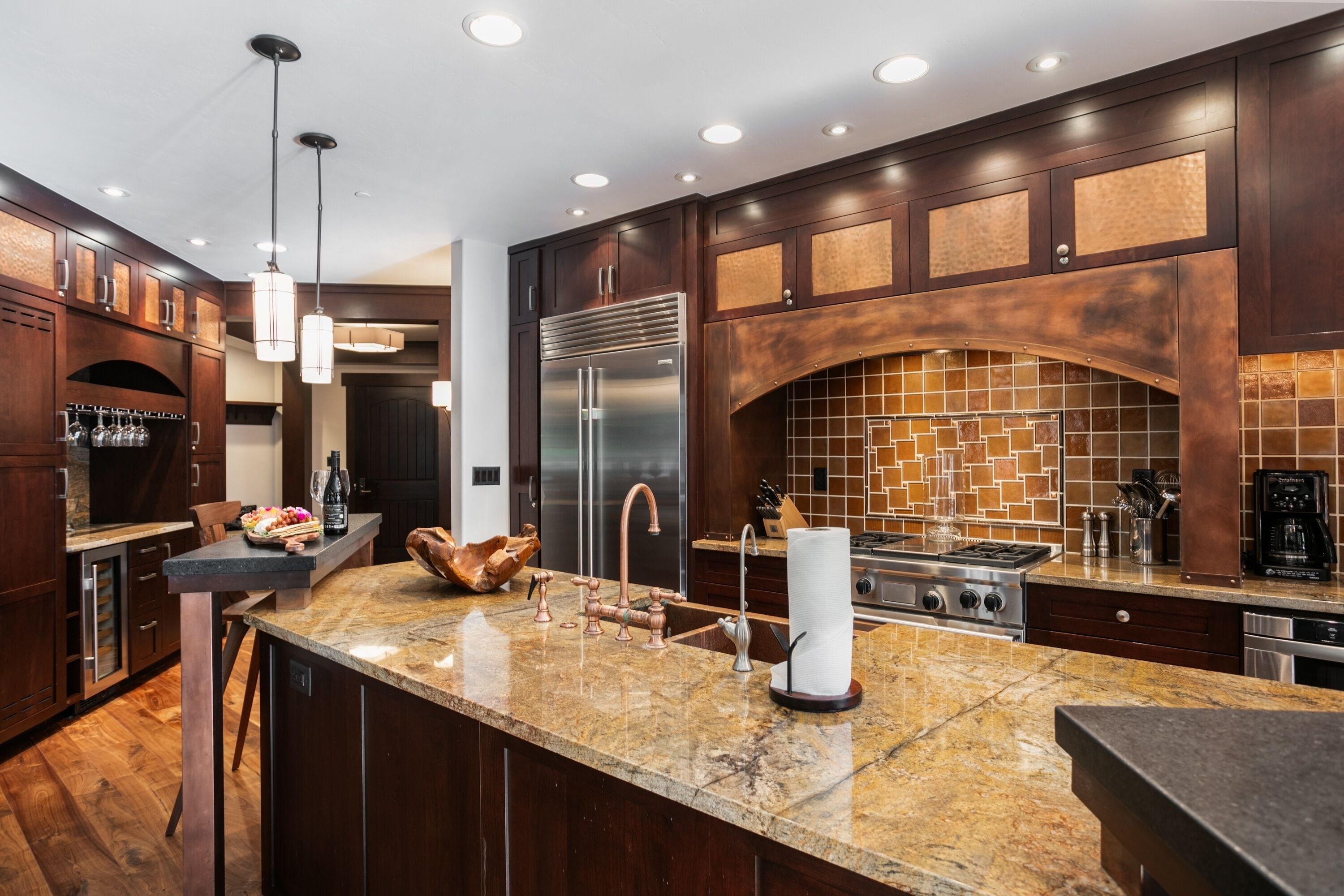 Condo, 3 chambres | Cuisine privée | Réfrigérateur, un four, cafetière-théière, grille-pain