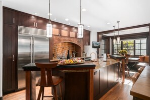 Condo, 3 Bedrooms | Dining