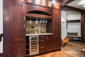 Condo, 3 Bedrooms | Interior