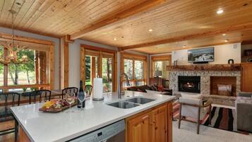 Condo, 3 phòng ngủ | Nội thất