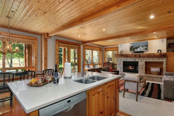 Condo, 3 habitaciones | Interior